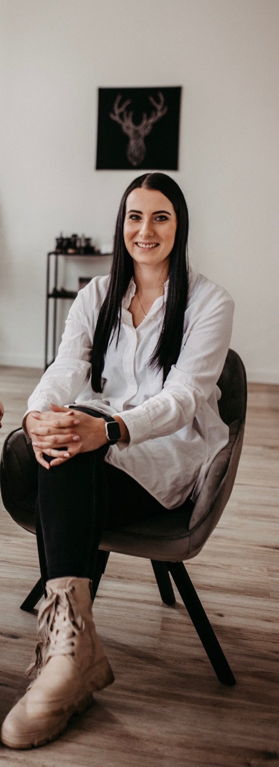 Sabrina Luber, Visagistin aus Schwandorf, in ihrem Studio